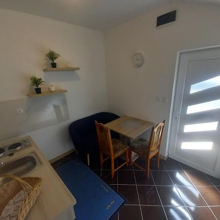 Studio Apartman Sutic Kaštel Novi エクステリア 写真